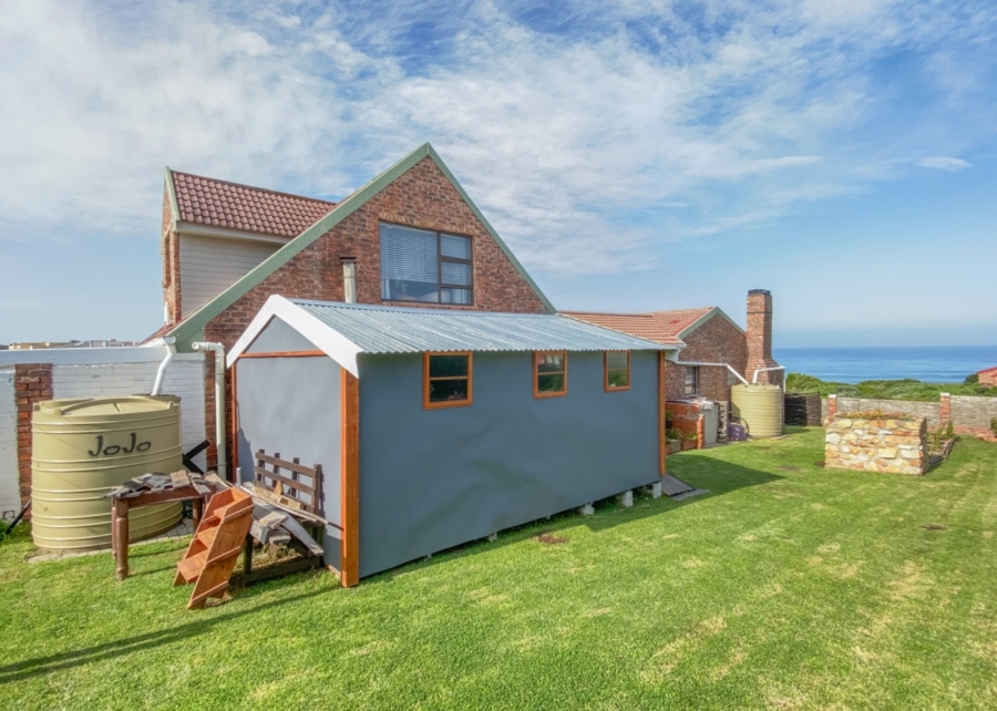 3 Bedroom Property for Sale in Beachview Eastern Cape